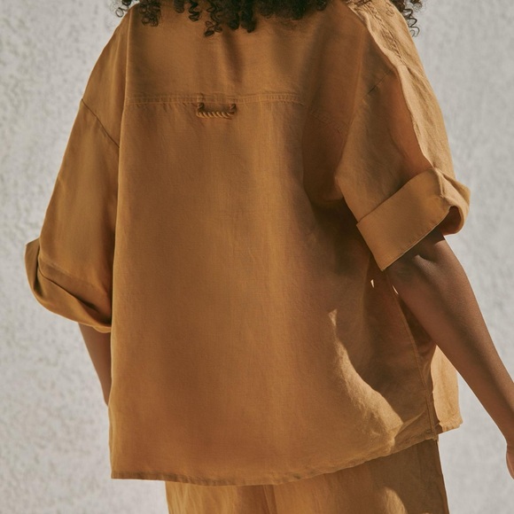 By Anthropologie Short-Sleeve Linen Button-Down Shirt - Picture 2 of 10